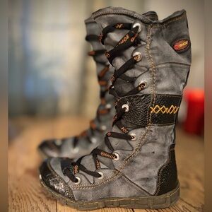 Grey and black winter boot size 6 1/2